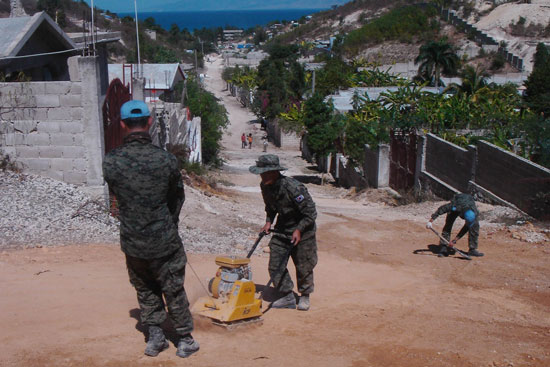  Un Village Modèle en cours de construction à Gressier 