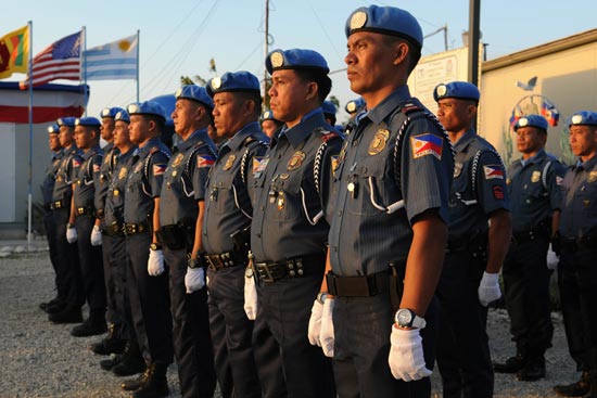 Médaille de l’ONU à 155 Casques bleus du 14ème contingent philippins de la MINUSTAH 