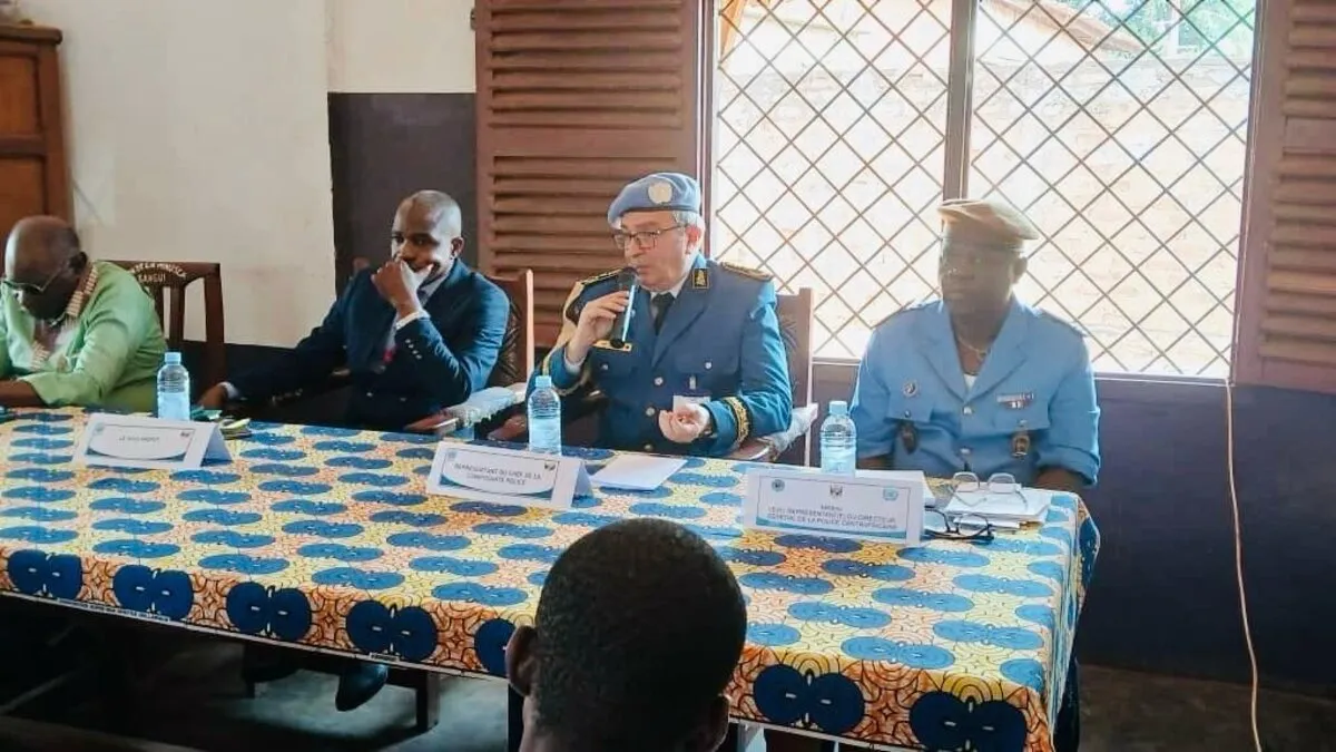 Un panel de casques bleus lors d’un événement. 