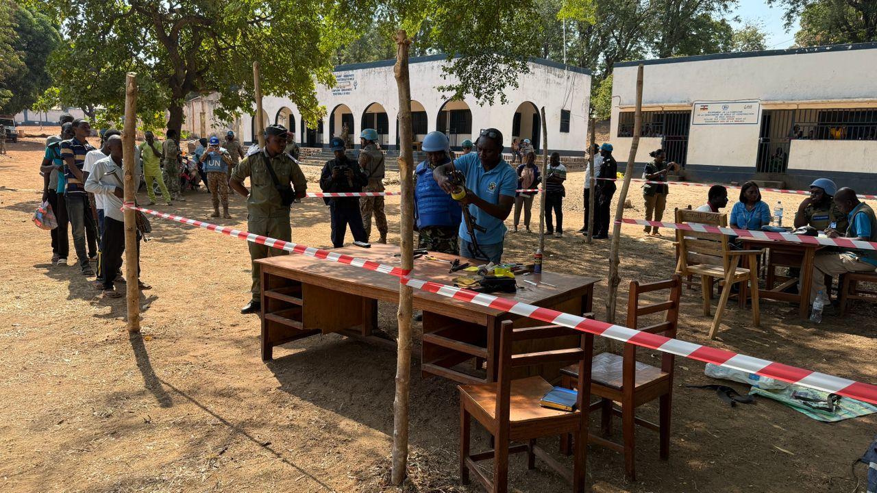 Des ex-combattants optent pour la paix en déposant les armes 2