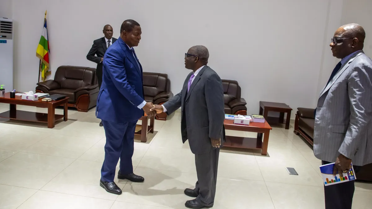2025-05-22-rencontre_du_consultant_droit_de_lhomme_et_le_president_5883_copie.jpg