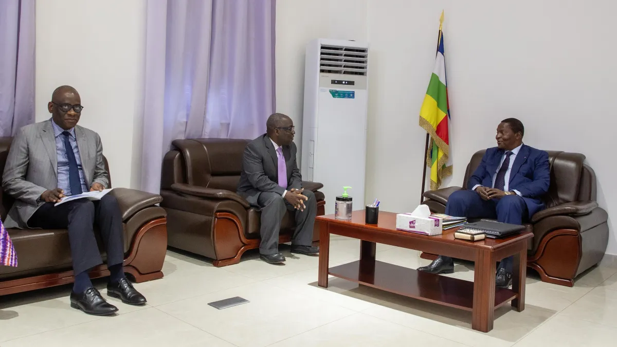 rencontre_du_consultant_droit_de_lhomme_et_le_president_5893_copie.jpg