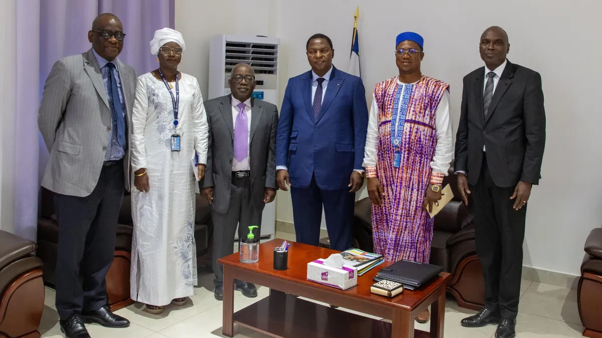 2025-05-22-rencontre_du_consultant_droit_de_lhomme_et_le_president_5903_copie.jpg