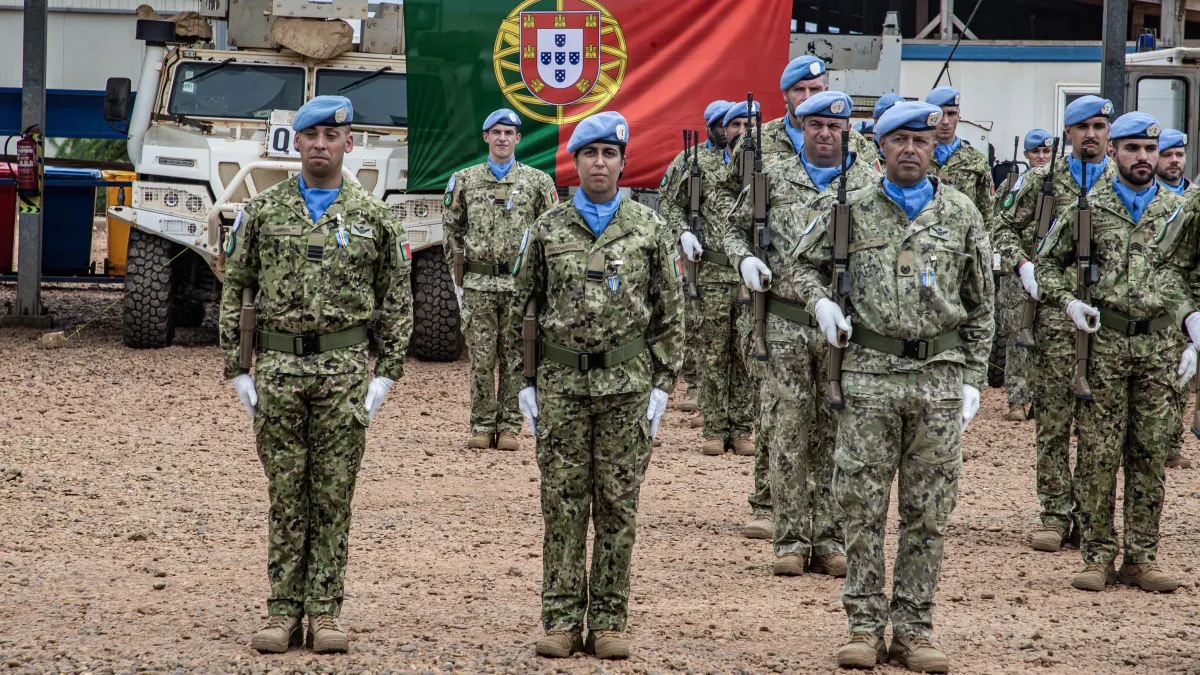 medal_parade_de_casque_bleus_portugaisde_la_minusca_26