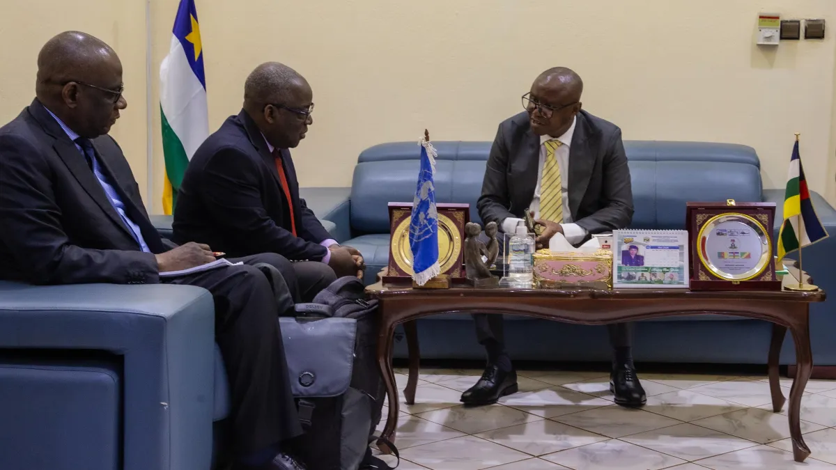 2026-05-20-21-visite_de_lexpert_independant_au_droit_de_lhomme_a_bangui_5716_copie.jpg