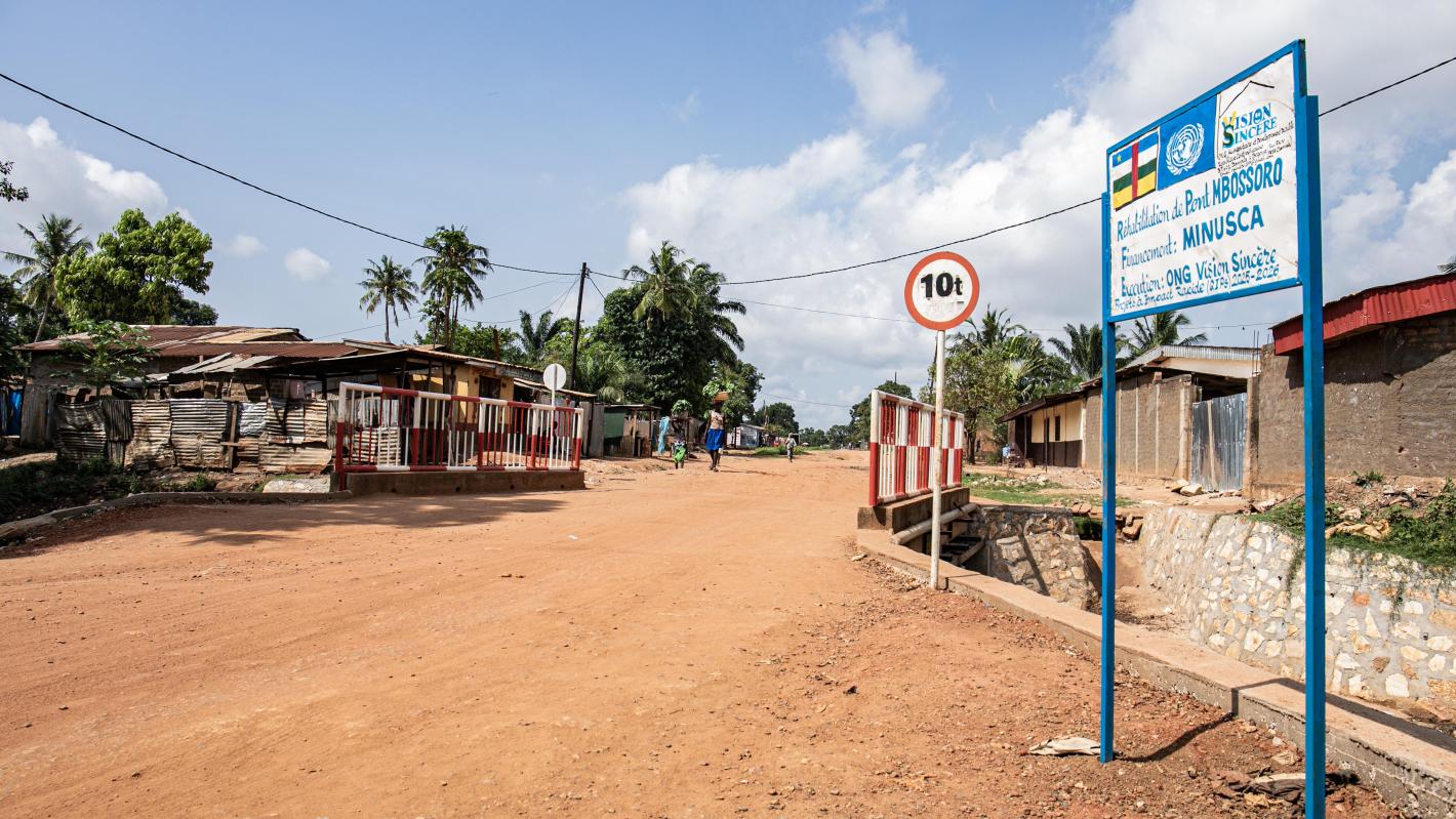 2026-05-12-_la_remise_officielle_du_pont_mbossoro_6e_ard_de_bangui24_copie.jpg