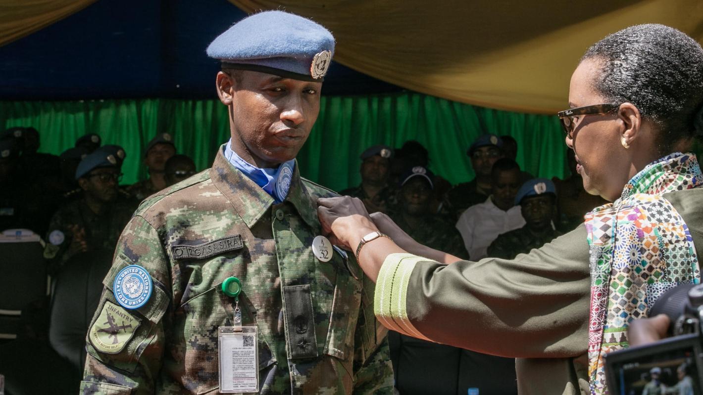 2026-06-18-medal_parade_des_contingents_rwandais_6699_copie.jpg