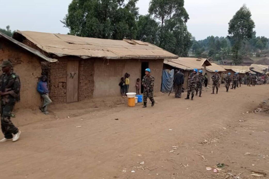 Pour contenir la violence et renforcer la protection des civils, la MONUSCO a récemment établi deux bases opérationnelles mobiles notamment près des camps de déplacés.