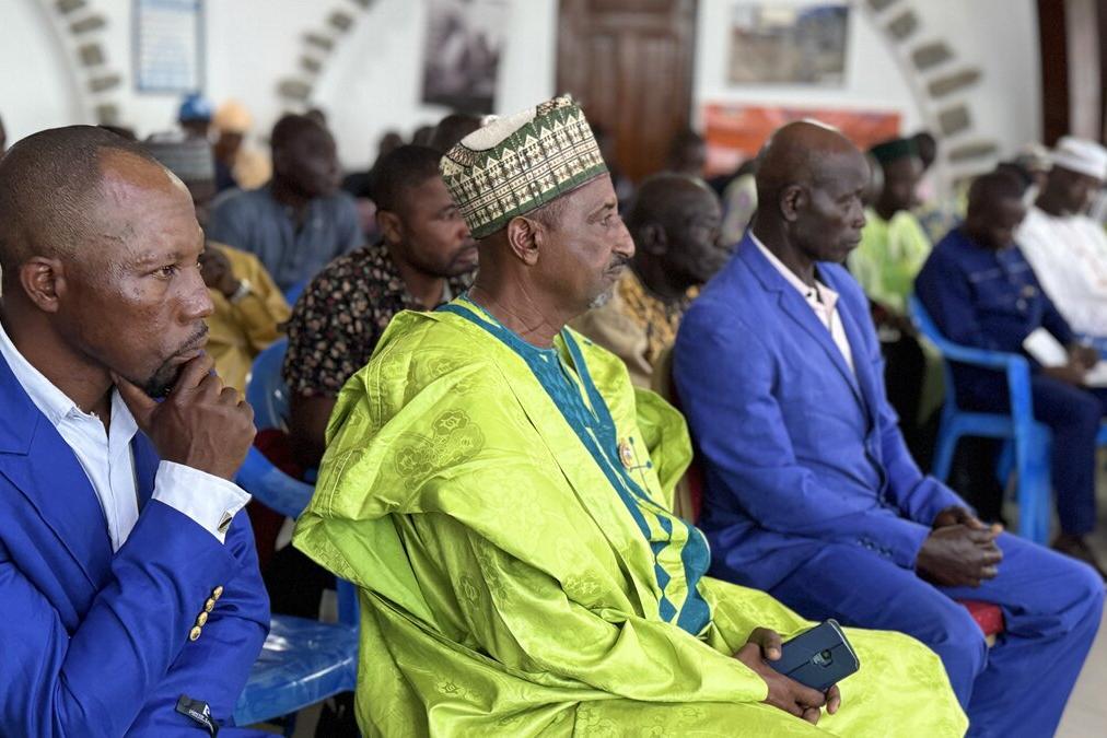 Un public assis lors d’un événement.