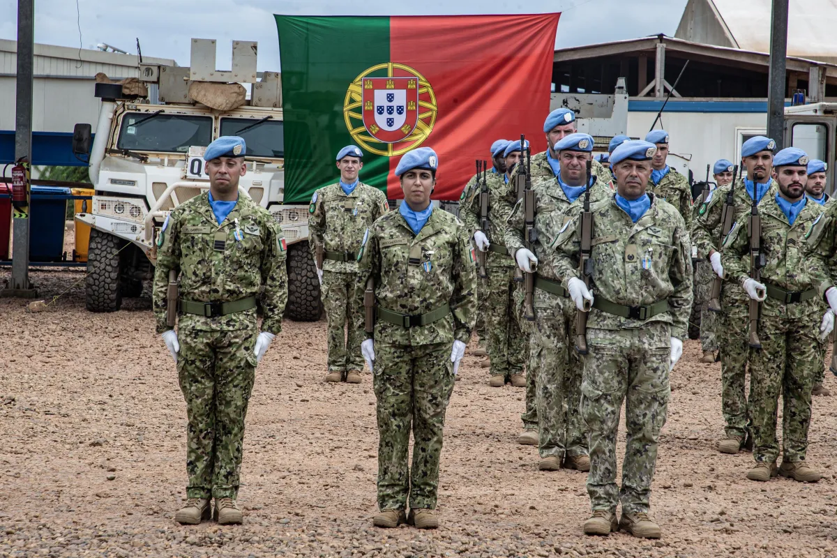 medal_parade_de_casque_bleus_portugaisde_la_minusca_26
