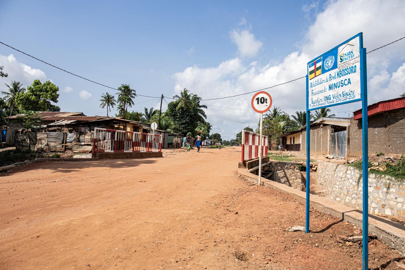 2026-05-12-_la_remise_officielle_du_pont_mbossoro_6e_ard_de_bangui24_copie.jpg