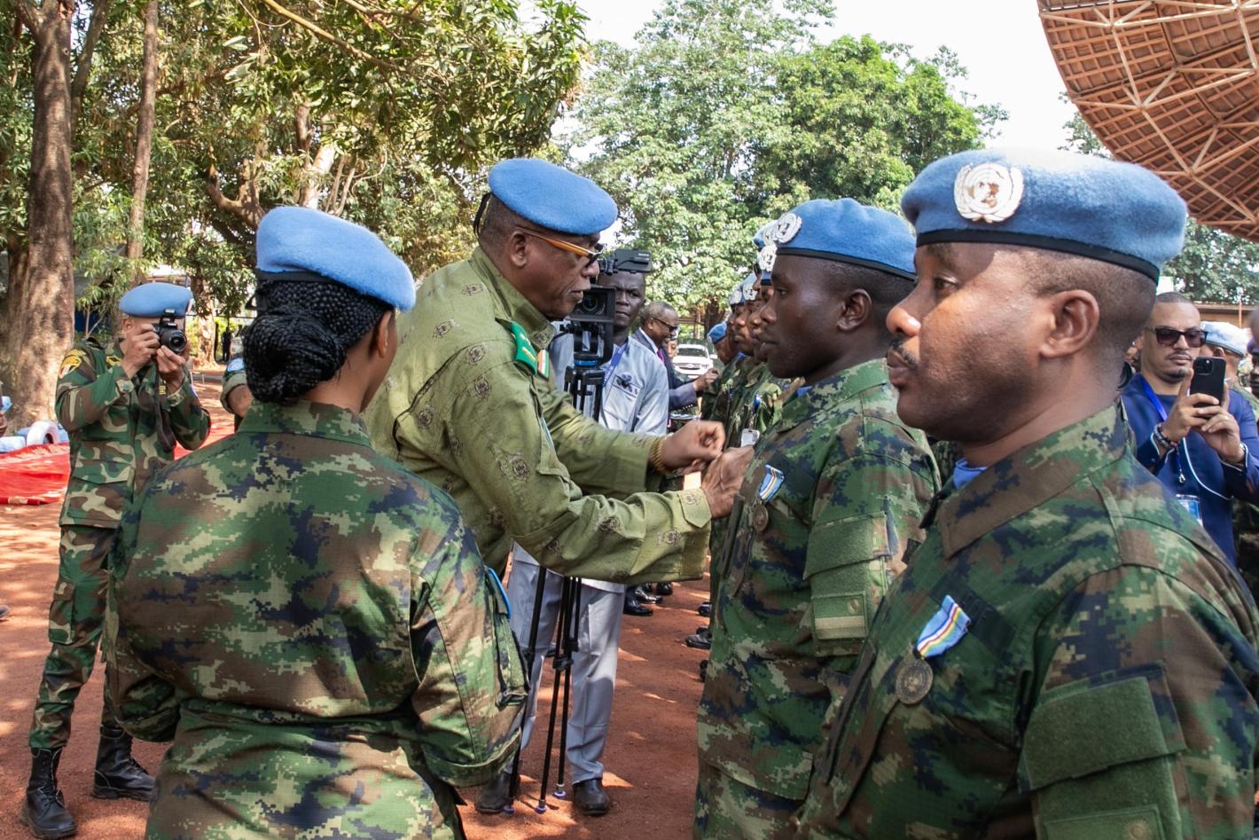2026-06-18-medal_parade_des_contingents_rwandais_6714_copie.jpg