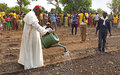 L’archevêque de Bangui visite des réalisations communautaires à Sam-Ouandja