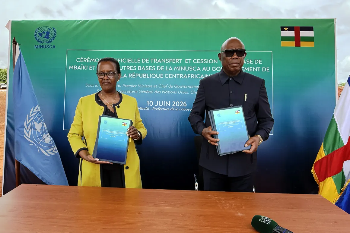 MINUSCA handed over the Mbaïki operating base and six other bases to the Government of CAR